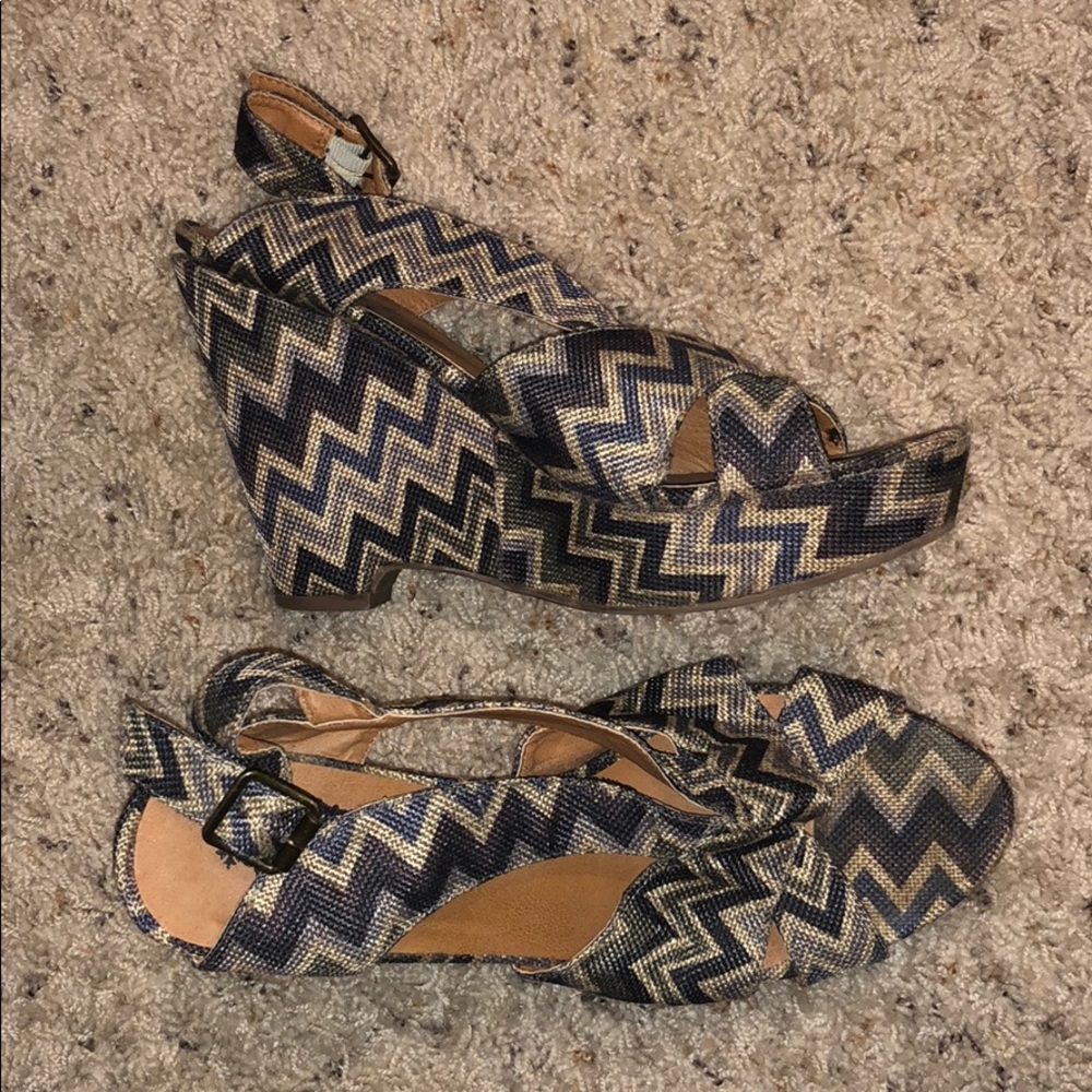 Statement piece wedges